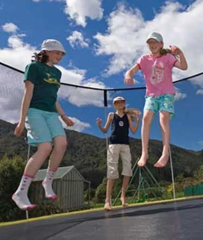 ****  Smiths Farm Holiday Park Linkwater New Zealand