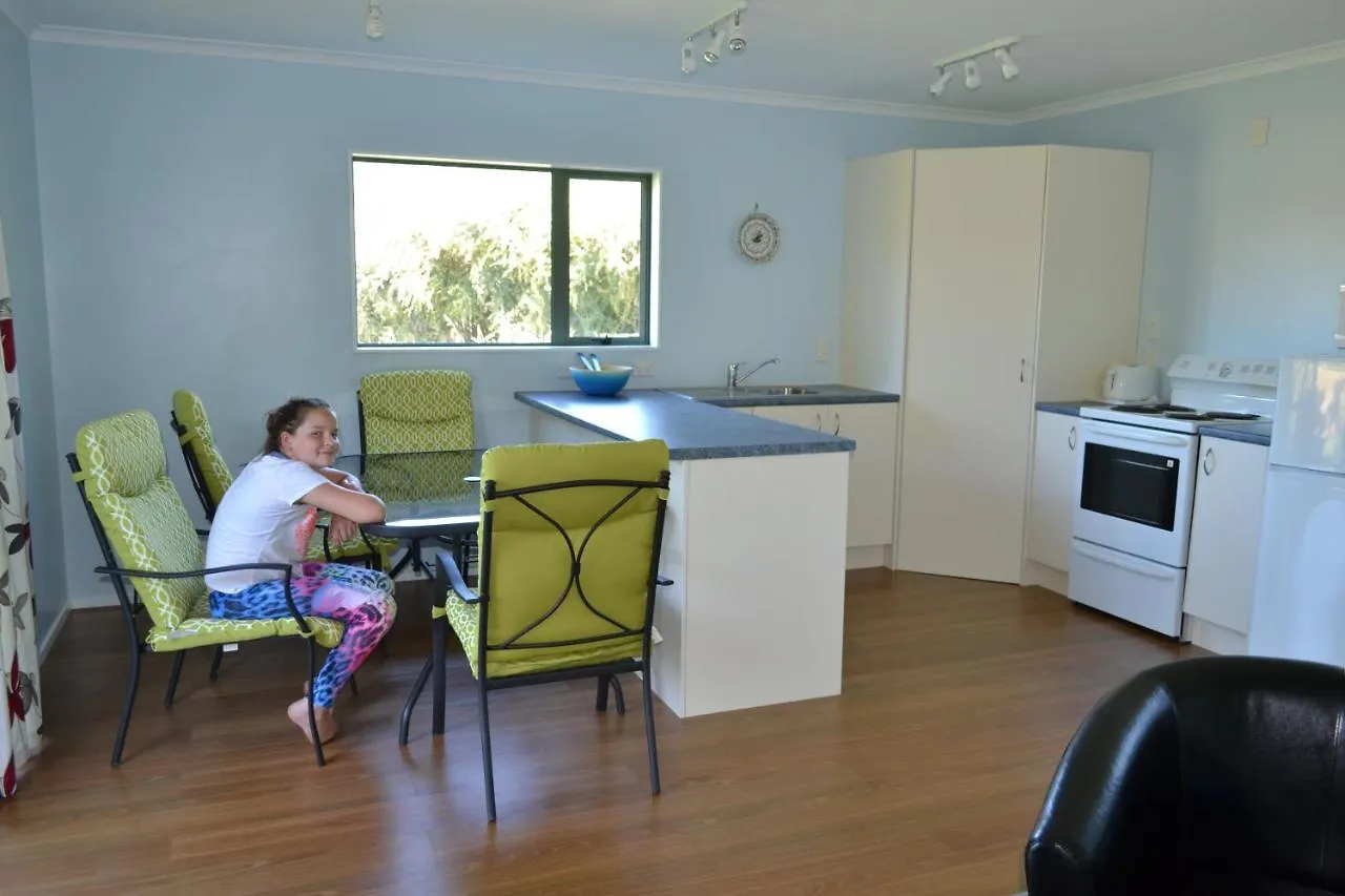 ****  Smiths Farm Holiday Park Linkwater New Zealand